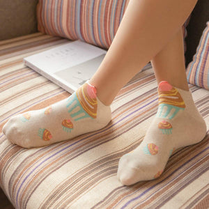 Sweet Cupcake Women's Low Cut Socks - Oat / Women's Shoe Size 5-10 - UPKIWI